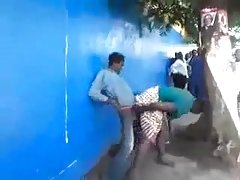 Puta con tatuajes follada en cinco de ventaja