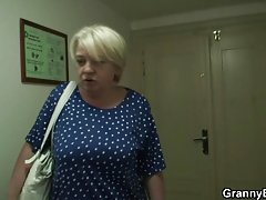 Chico chica follada en el gimnasio
