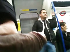 No es importante, ¿cuántos años tiene, más importante, como es un asco!
