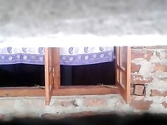 Dos amigos hablando y acarició su amiga después de lo cual organizaron una orgía