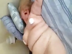 Tía a la niña por la masturbación