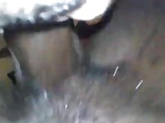 El muchacho acaba de caricias oral