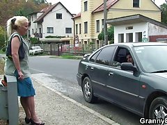 La chica quería una suave caricia