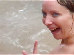 La blonda con el joven