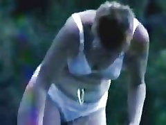 Mulato con hermoso cuerpo seducido