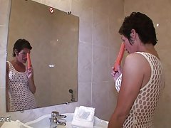 Mónica petty desarrolla la ranura de sí mismo