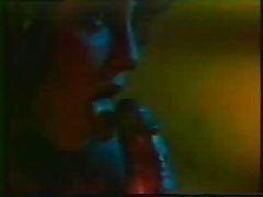 El striptease de estrellas y rayas rubias